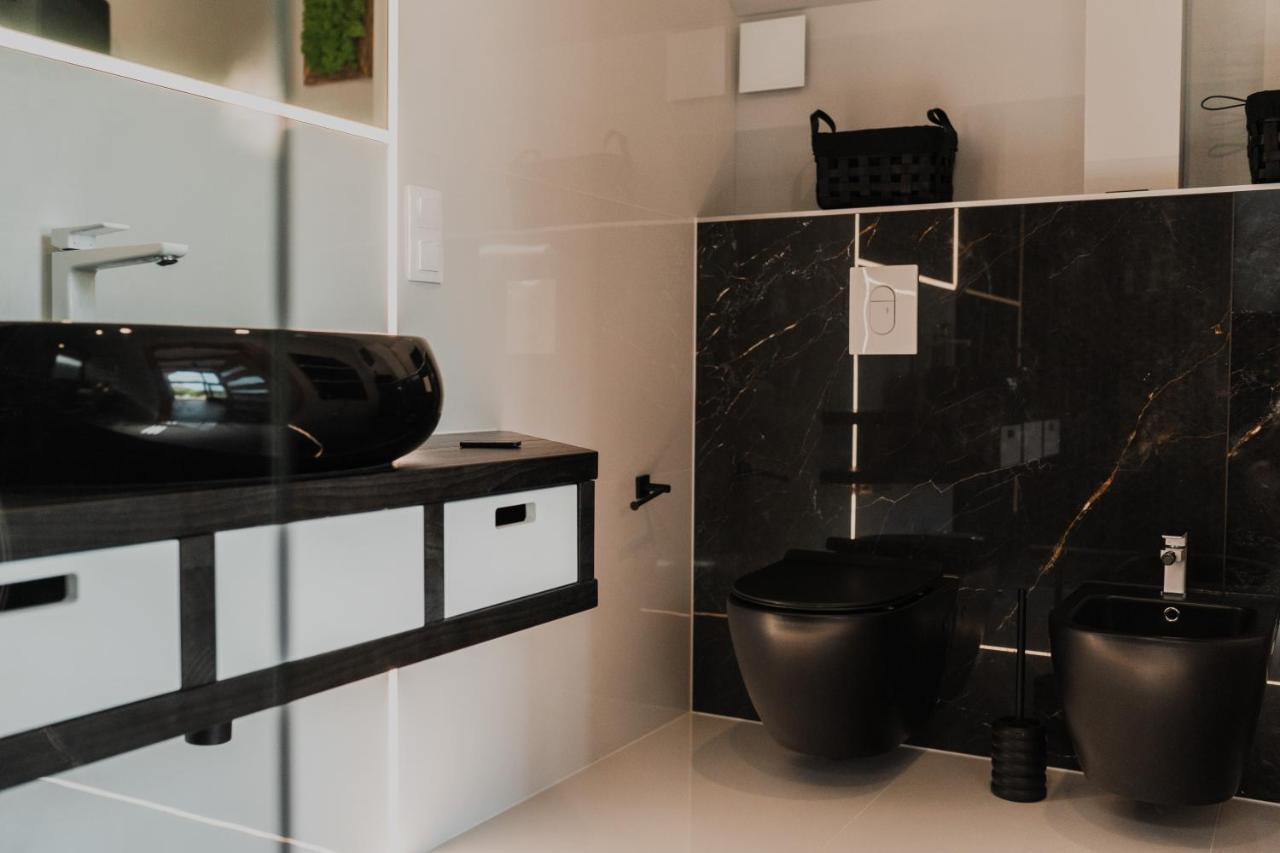 Nie Calkiem Swiete Apartment *