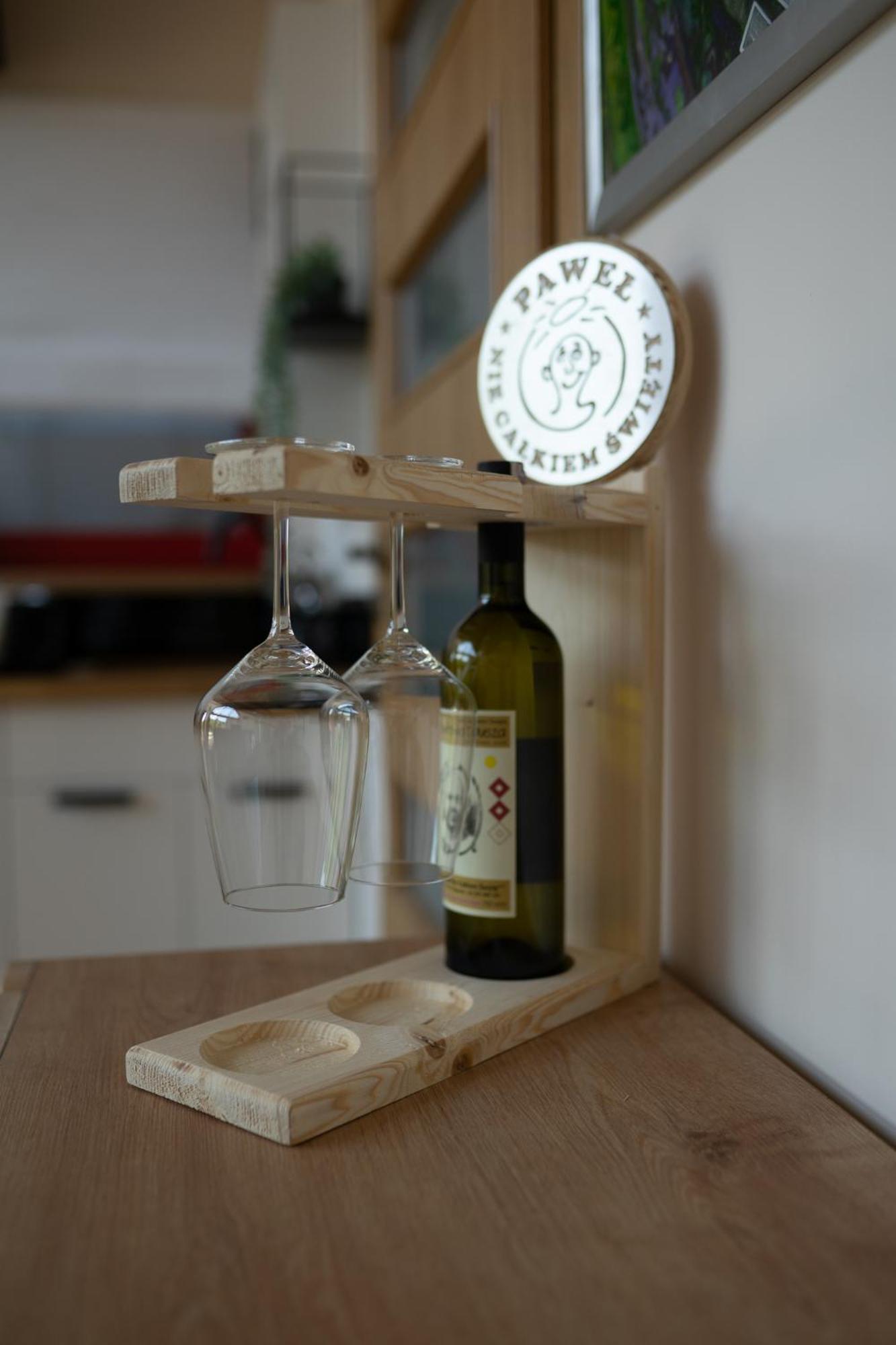 Nie Calkiem Swiete Apartment Smerek